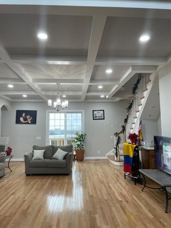 La Casa Grande Hosting Apartment Whitsett Ngoại thất bức ảnh