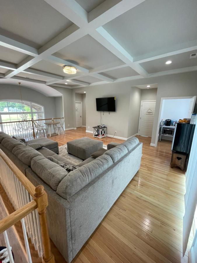 La Casa Grande Hosting Apartment Whitsett Ngoại thất bức ảnh