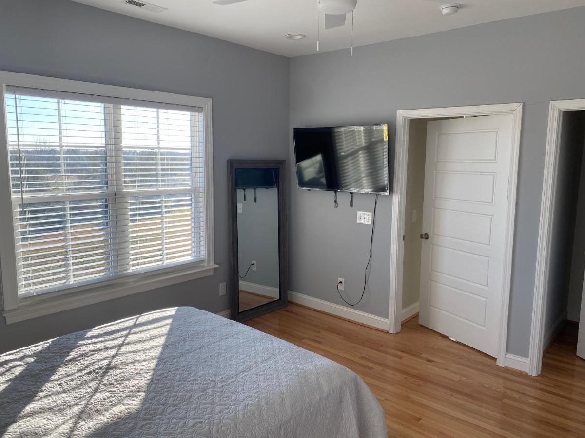 La Casa Grande Hosting Apartment Whitsett Ngoại thất bức ảnh