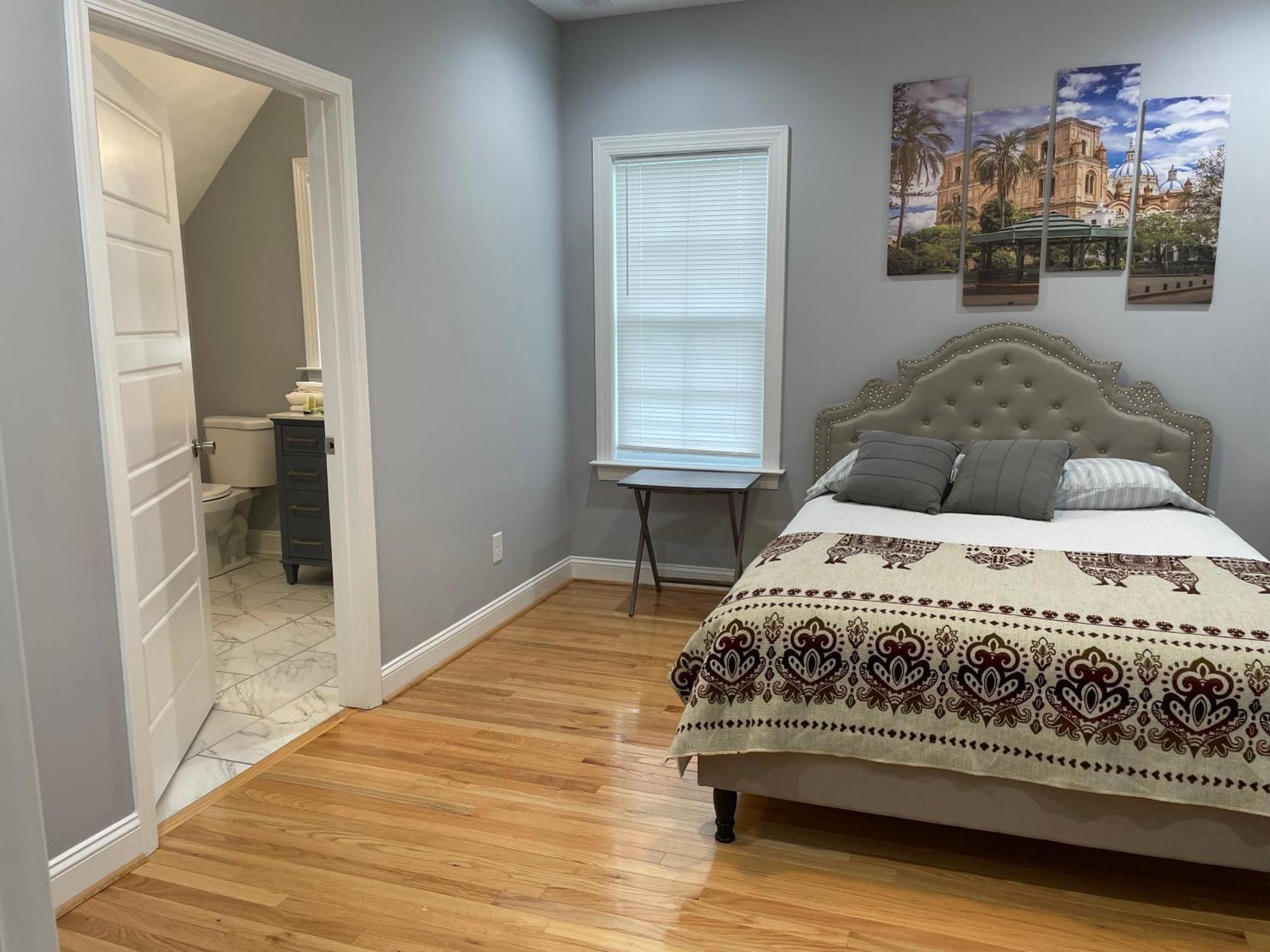 La Casa Grande Hosting Apartment Whitsett Ngoại thất bức ảnh